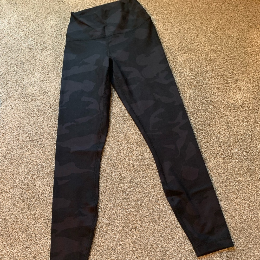 BLACK CAMO LEGGINGS